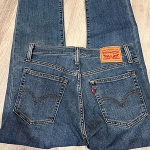 Levi straight leg 27